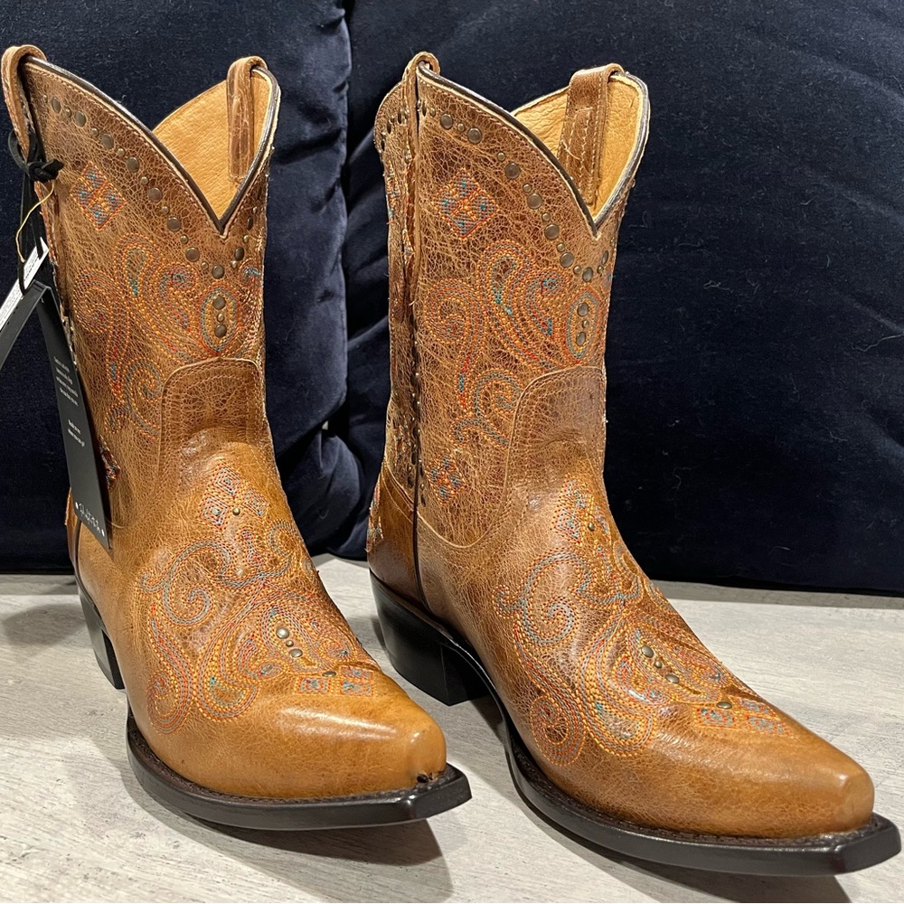 **NEW** Black Star Elegant Western Boots